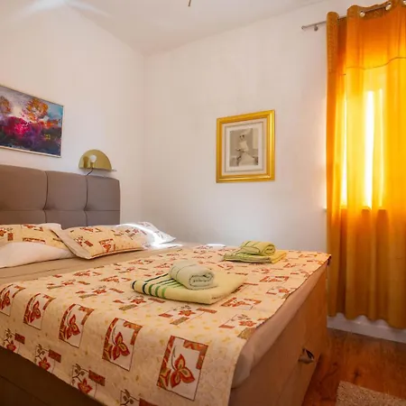 Sunshine With Pool * Τρογκίρ