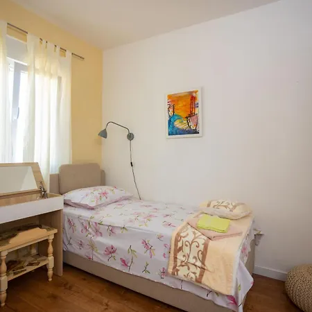 Sunshine With Pool * Τρογκίρ