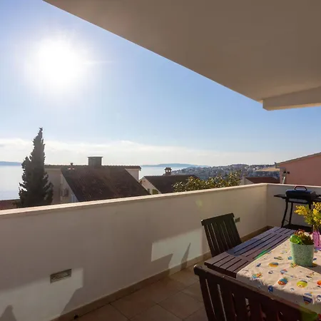 Apartament Sunshine With Pool