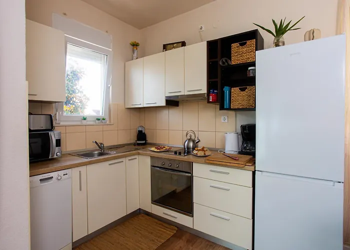 Sunshine With Pool Apartament Trogir