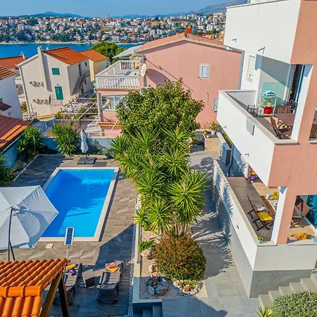 דירה Sunshine With Pool טרוגיר