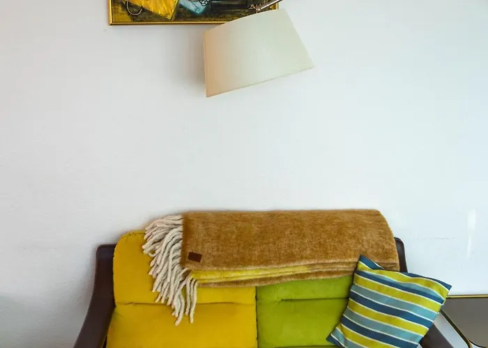 Sunshine With Pool דירה