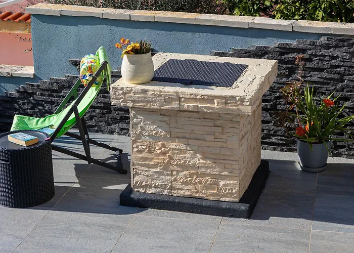 Sunshine With Pool דירה *