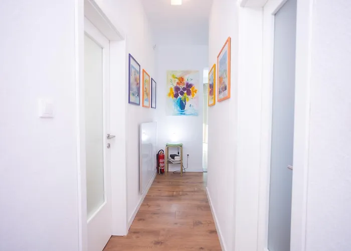 Sunshine With Pool * טרוגיר