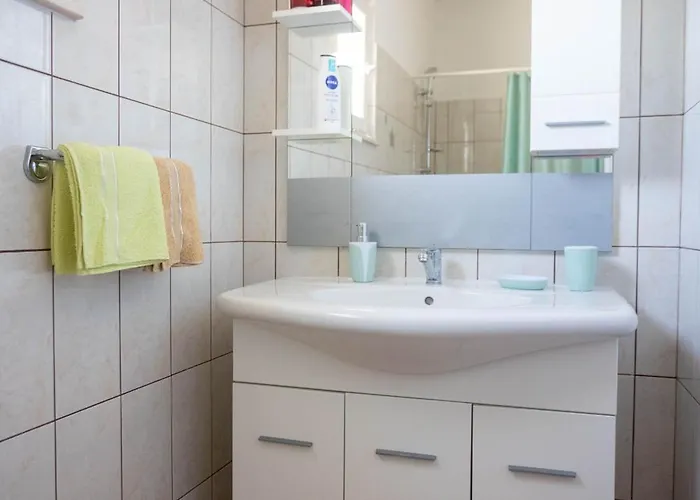 Sunshine With Pool דירה טרוגיר