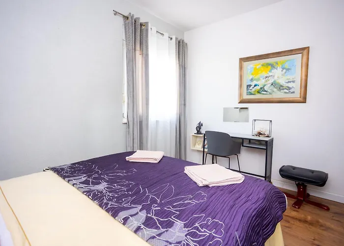 Sunshine With Pool דירה *