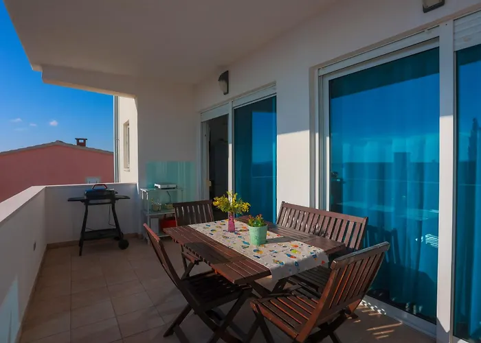 Sunshine With Pool Apartman *