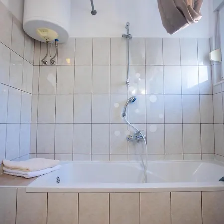 Sunshine With Pool Apartman Trogir