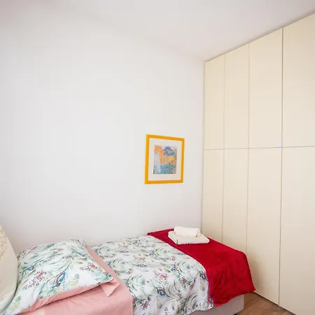 Apartman Sunshine With Pool