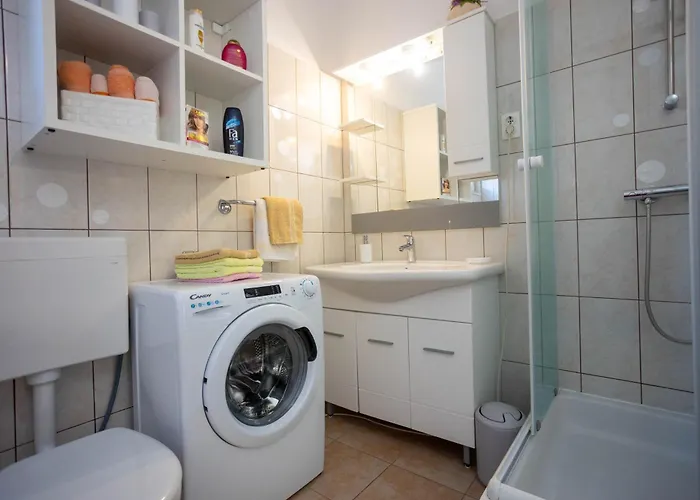 Sunshine With Pool Apartmán *